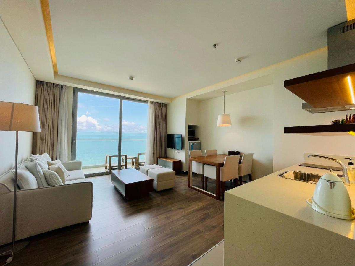Stunning Apartments Across My Khe Beach ! Rooftop Pool & Gym Дананг Экстерьер фото