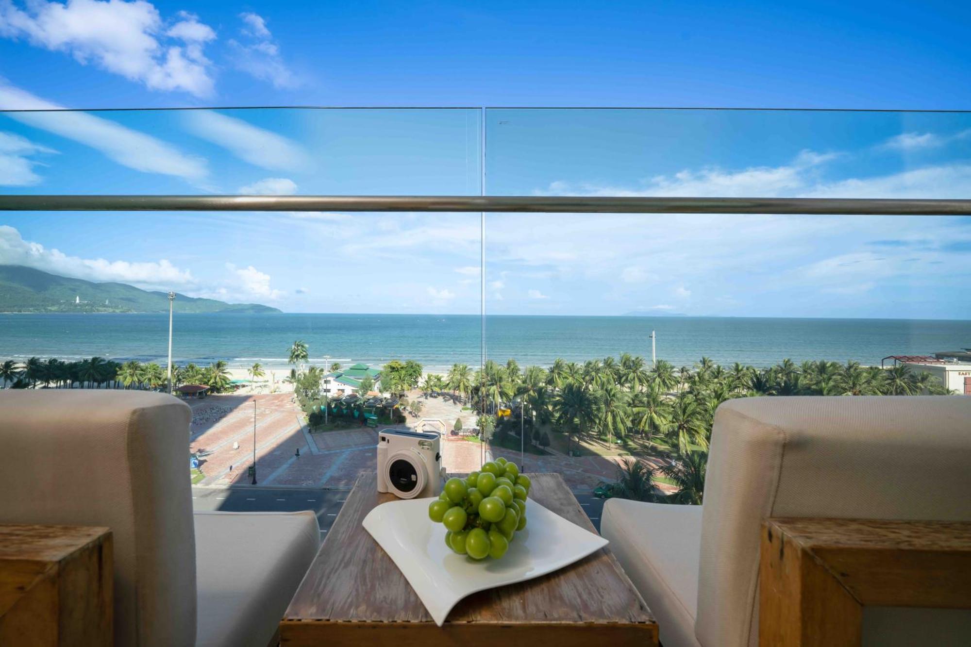 Stunning Apartments Across My Khe Beach ! Rooftop Pool & Gym Дананг Экстерьер фото